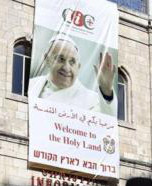 El ayuntamiento de Jerusaln pide a la Iglesia retirar un cartel que anuncia la visita del Papa