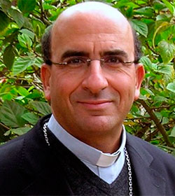 Mons. Chomali defiende la labor social de sacerdotes favorables al aborto y el matrimonio homosexual