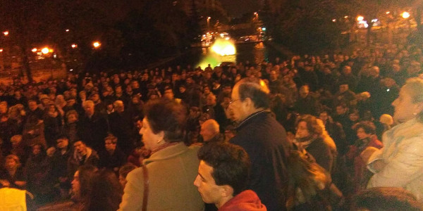 Miles de fieles catlicos rezan el Rosario en Pamplona ante la exposicin del profanador