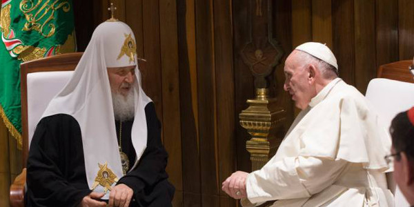 El Papa dice al Patriarca de Mosc que espera que el Espritu Santo les haga verdaderos artfices de la paz en Ucrania
