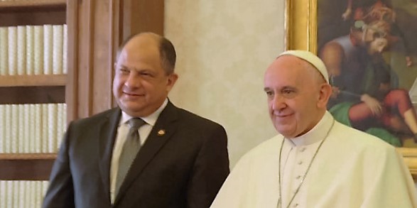 El Papa y el presidente de Costa Rica hablan sobre aborto y migracin