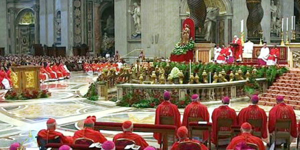 El Papa bendice los palios de los arzobispos metropolitanos nombrados en el ltimo ao