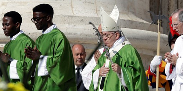 El Papa exhorta a los catequistas a ser portadores de alegra