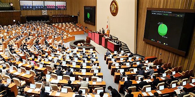 El Parlamento de Corea del Sur vota a favor de la destitucin de Park Geun-hye