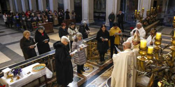 Cuatro viudas se consagran en la Baslica de Santa Cecilia en Roma