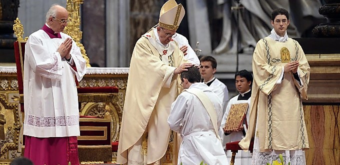 Papa Francisco: El celibato opcional no es la solucin a la falta de vocaciones sacerdotales
