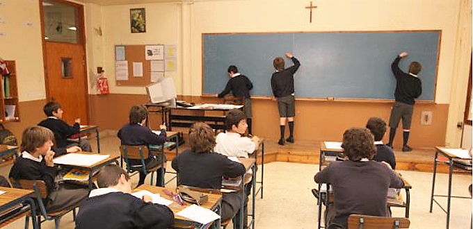La escuela concertada catlica, objetivo de la izquierda y la derecha en Espaa