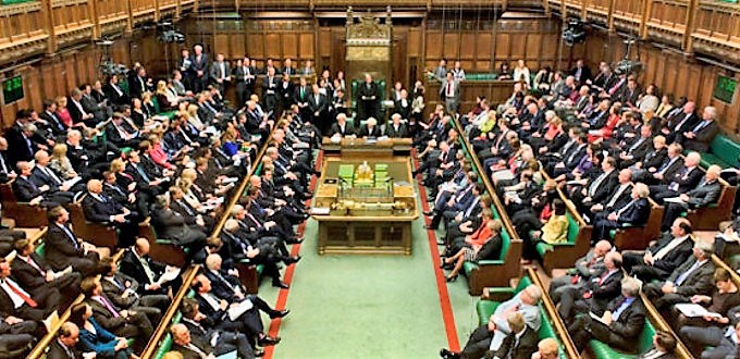 Parlamentarios britnicos piden que se revise el caso de una nia cristiana entregada a familias musulmanas