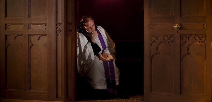 El Papa confirma la excomunin de un sacerdote en Australia por violar el secreto de confesin