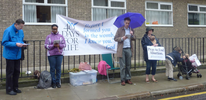 113 parlamentarios britnicos piden la ilegalizacin de las vigilias de oracin ante clnicas abortistas