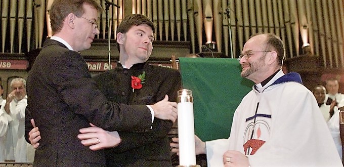 Las «iglesias» protestantes que ofrecen celebrar «bodas» homosexuales apenas tienen «clientes»