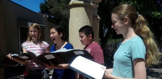 Proyecto de la Arquidicesis de San Francisco fomenta el canto gregoriano entre nios y adolescentes