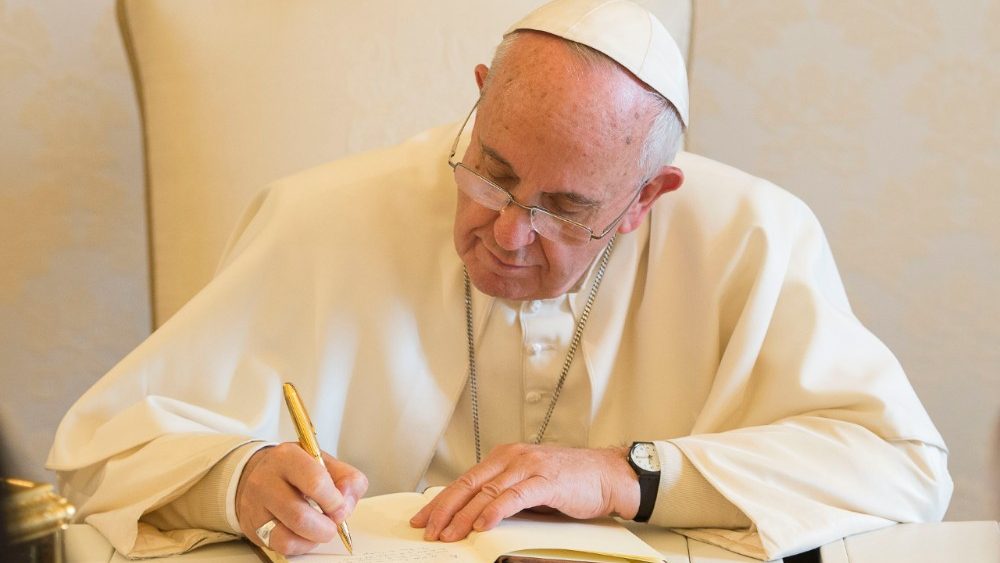El Papa deja en manos de los superiores de congregaciones religiosas la expulsin de sus miembros por delitos graves