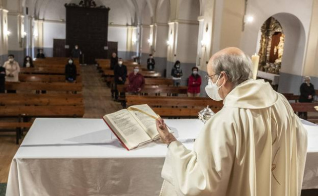 Los obispos de Castilla y Len ven injusto y desproporcionado limitar a 25 las personas en todos los templos