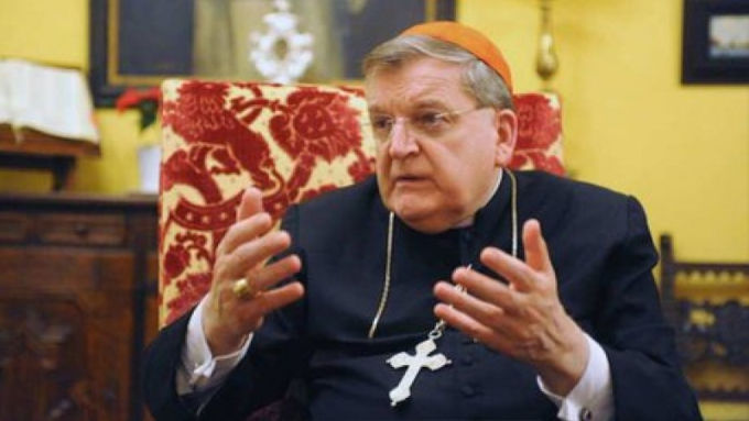 Burke afirma que el Papa debe destituir a los obispos alemanes si no renuncian a las herejas de su Camino Sinodal