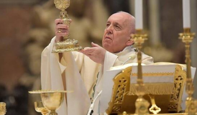 Cuatro obispos, sacerdotes y seglares sealan un error doctrinal en Desiderio desideravi sobre la recepcin de la Eucarista