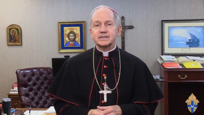 Mons. Paprocki apoya las palabras de Mons. Munilla de condena a Biden por santiguarse en un acto abortista