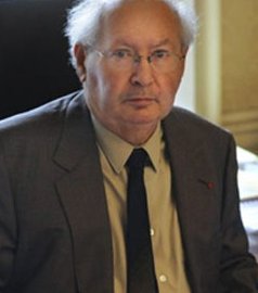 El caza-nazis Serge Klarsfeld defiende a Pío XII: «No hay ninguna razón por la no pueda ser santo» El caza-nazis Serge Klarsfeld defiende a Pío XII: «No hay ninguna razón por la no pueda ser santo»