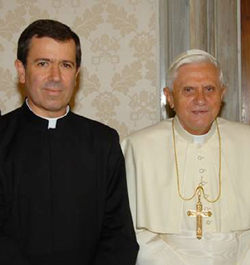 Benedicto XVI recibe al Superior General de los Legionarios de Cristo