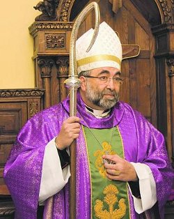 Mons. Sanz Montes: La Iglesia es la nica en el punto de mira de alguna artillera