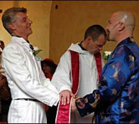 Setenta y cinco sacerdotes y diconos franceses bendijeron uniones entre divorciados y personas del mismo sexo