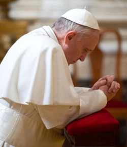 El Papa exhorta a rezar unos por otros y por los difuntos
