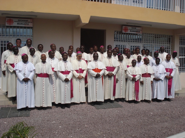 Congo: jóvenes «católicos» se unen a hechiceros para protestar por la postura de sus obispos sobre la reforma de la Constitución