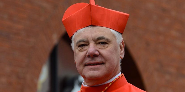 Müller no responde a las preguntas de los cuatro cardenales pero recuerda la respuesta de Ratzinger a Kasper