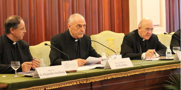 Mons. Vito Pinto: «Los cuatro cardenales que han escrito al Papa podrían perder su cardenalato»