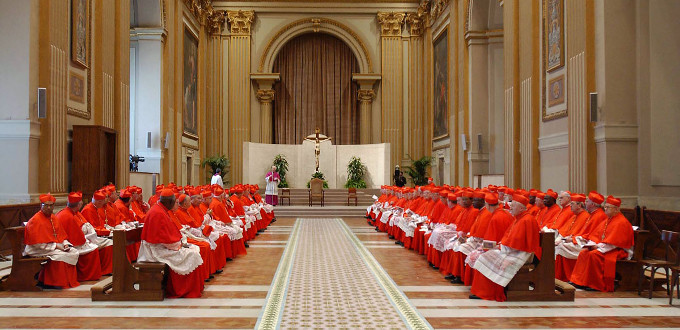 Un cardenal publica una carta crítica con el actual pontificado y dando su parecer sobre lo que debe hacer el próximo Papa