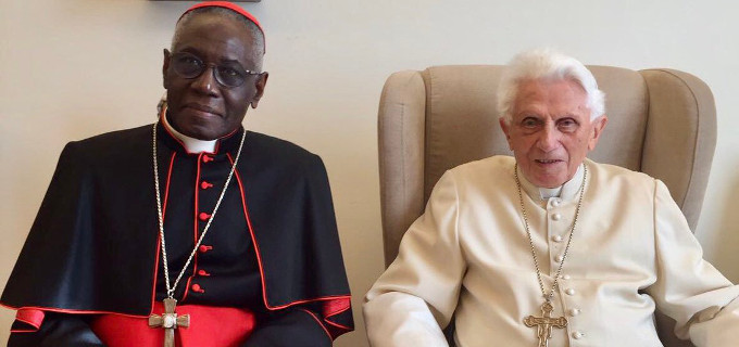 Cardenal Sarah: las palabras de Benedicto XVI sobre la crisis en la Iglesia nos consuelan y tranquilizan