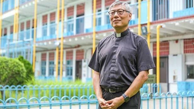 El obispo de Hong Kong pide a sus fieles que amen la patria china