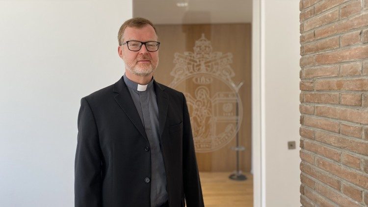 El jesuita Hans Zollner dimite de la Pontificia Comisión para la Protección de Menores