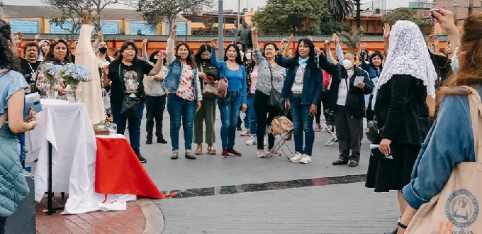 ¡Únete al Rosario Mundial de Mujeres en Perú!