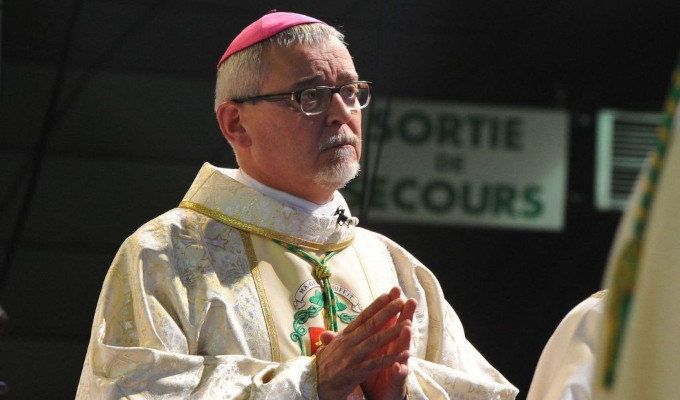 Acusan al obispo de La Rochelle y Saintes de intento de violacin a un hombre