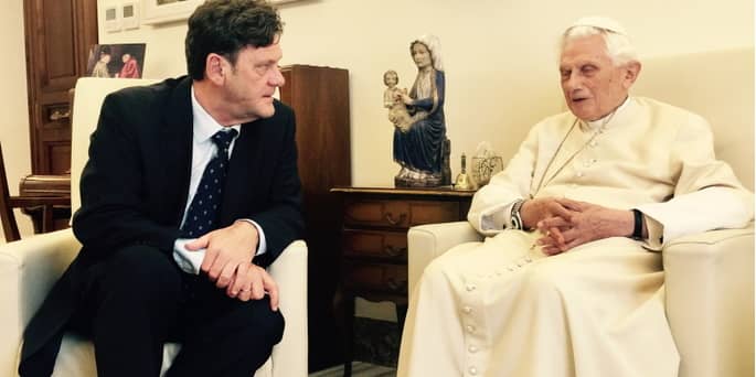 El biógrafo de Benedicto XVI ve en las últimas actuaciones en Roma una ruptura de la continuidad
