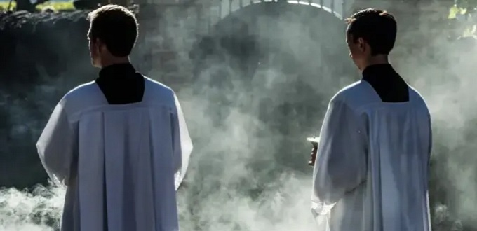 Se acentúa la bajada del número de seminaristas y de sacerdotes ordenados en España