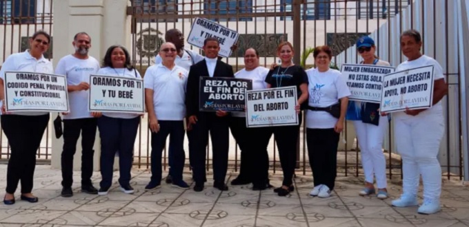 Arranca en Santo Domingo la campaña «40 Días por la Vida»
