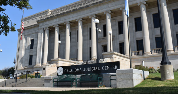 La Corte Suprema de Oklahoma dificulta que se llegue a conceder el concierto económico a un colegio católico