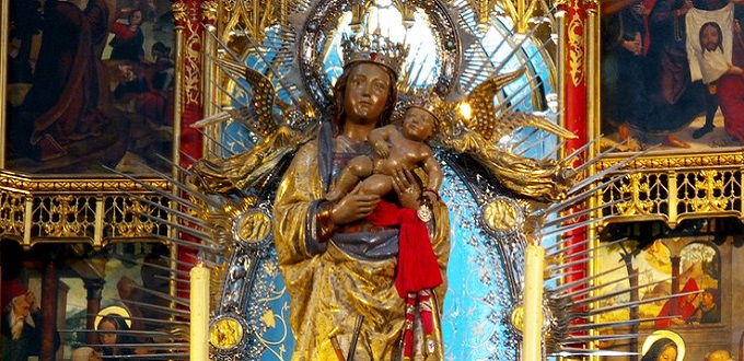 Madrid conmemora a su patrona, la Virgen de la Almudena