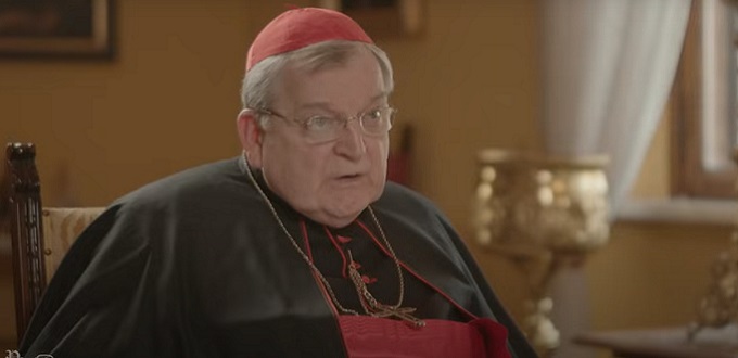 El cardenal Burke califica de sacrilegio que Biden reciba la Sagrada Comunin