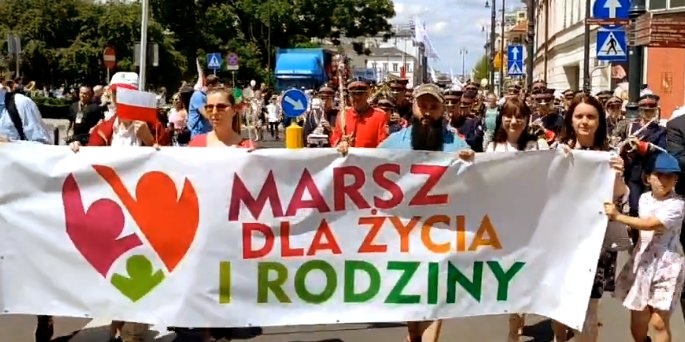 El presidente del episcopado polaco participa en una Marcha por la Vida en Gdansk