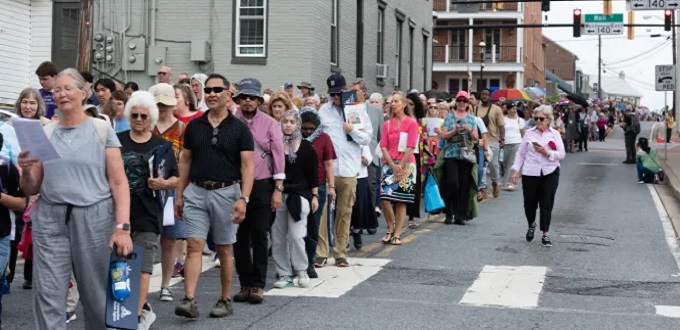 Ms de 1.000 peregrinos llegan a la pequea ciudad de Maryland para la Peregrinacin Eucarstica Nacional