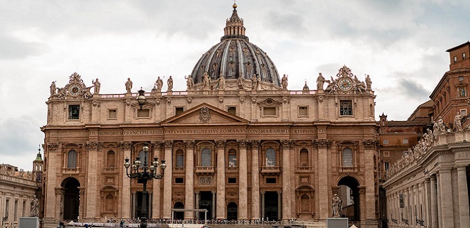 Ex empleado del Vaticano arrestado por intento de venta de pergamino original de la Baslica de San Pedro
