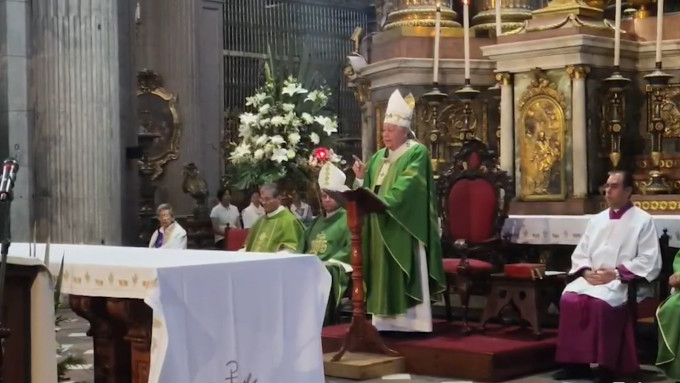 El arzobispo de Puebla pide a los polticos que no manchen sus manos de sangre despenalizando el aborto