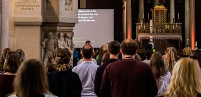 La Iglesia Catlica en Alemania intenta atraer a quienes la ven con desprecio
