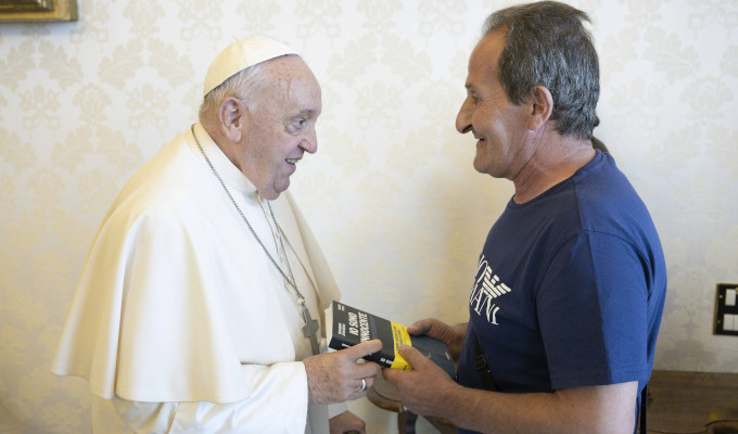 El Papa recibe a un hombre encarcelado injustamente durante 33 aos por un crimen que no cometi