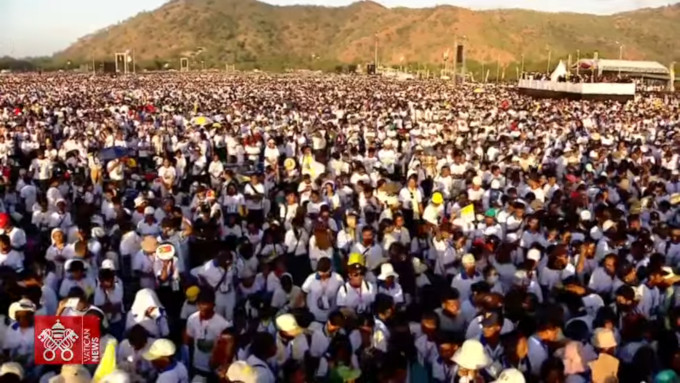 Multitudinaria Misa del Papa en la capital de Timor Oriental