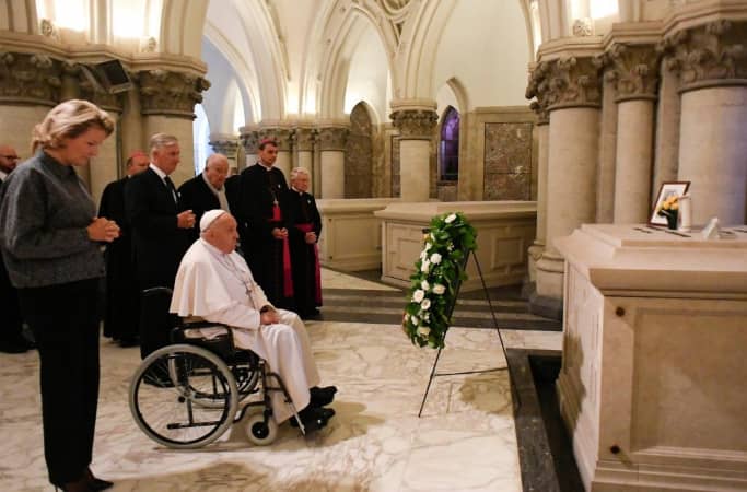 Tres obispos belgas critican las palabras del Papa sobre el aborto y el Rey Balduino