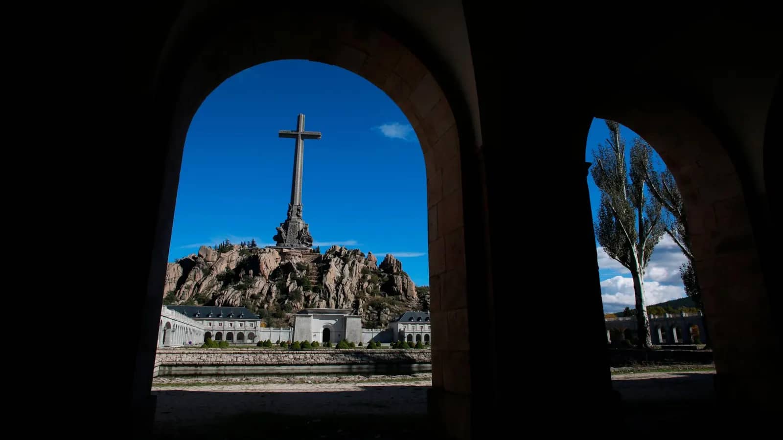 El Gobierno quiere tener listo el nuevo Valle de los Cados antes de que se cumplan los 50 aos de la muerte de Franco